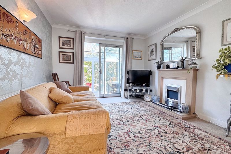 Larkfield Way